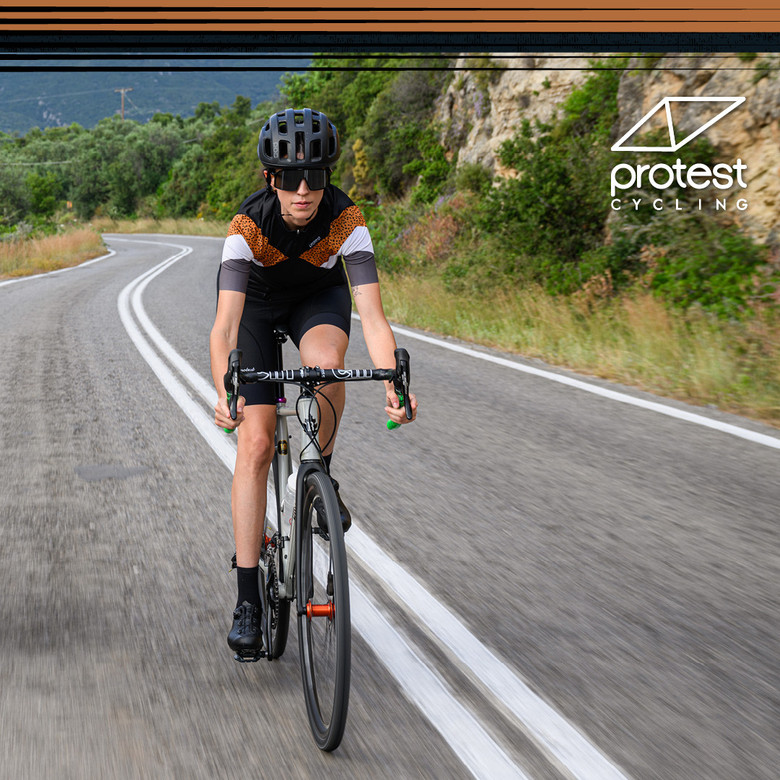 Social Online Ads W cycling feed 3